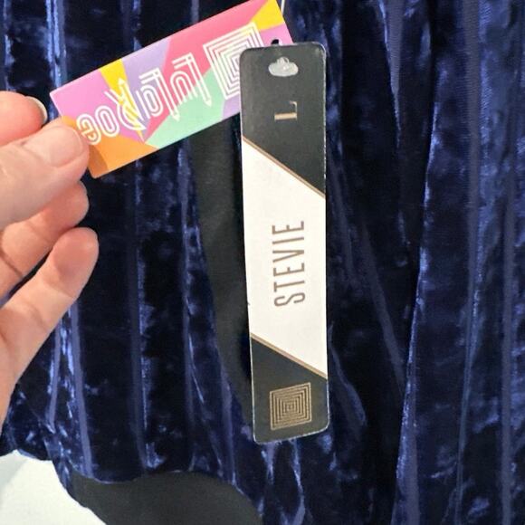 Lularoe Elegant Stevie velvet burnout bomber jacket Women's size Large - Picture 5 of 5